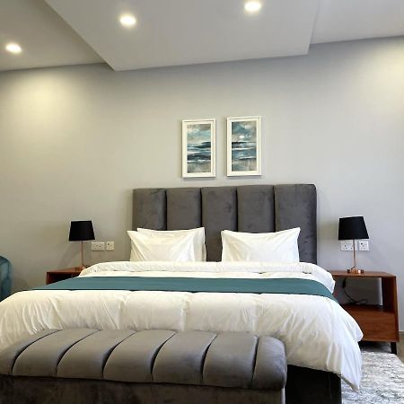 24 Roma Aparthotel ลุซากา ภายนอก รูปภาพ
