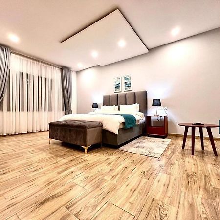 24 Roma Aparthotel ลุซากา ภายนอก รูปภาพ