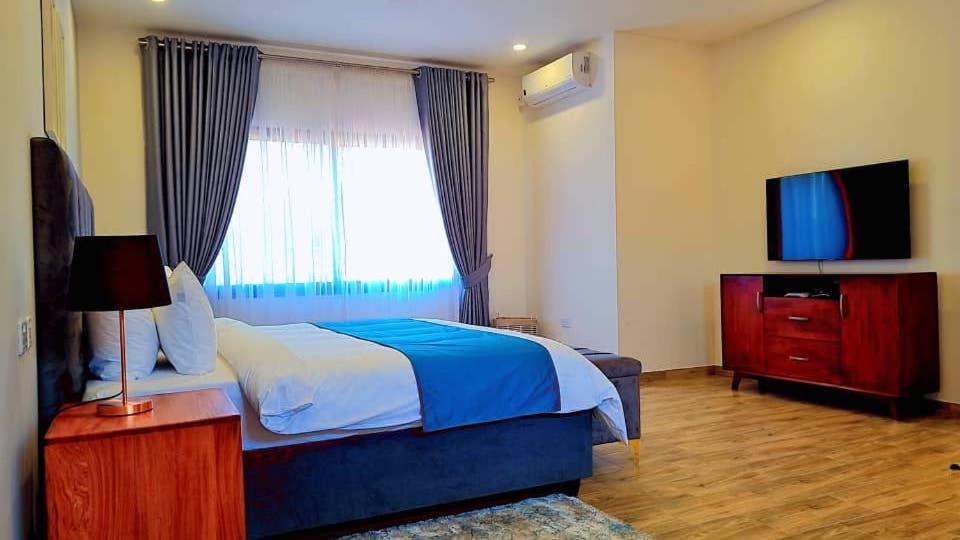 24 Roma Aparthotel ลุซากา ภายนอก รูปภาพ