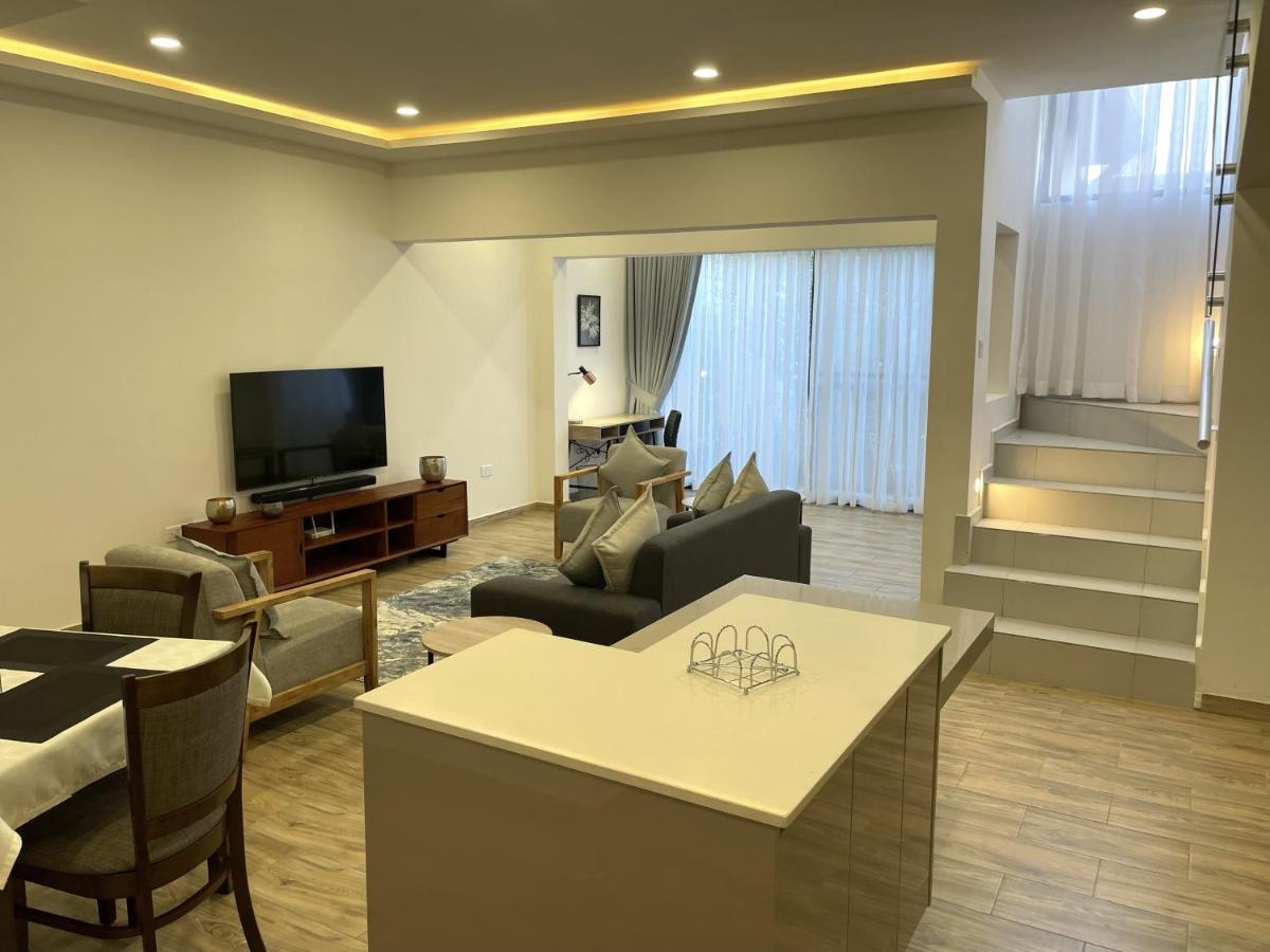 24 Roma Aparthotel ลุซากา ภายนอก รูปภาพ